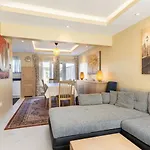 Holiday home Cosy House With 3 And Garden Near