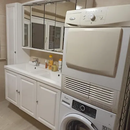 Cosy House With 3 And Garden Near بيت للعطل