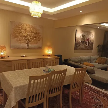 Cosy House With 3 And Garden Near *