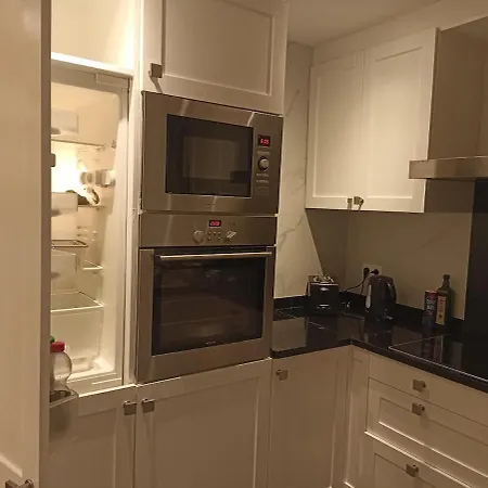 Cosy House With 3 And Garden Near 奥斯滕德
