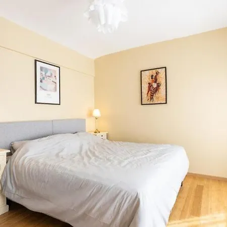 Cosy House With 3 And Garden Near 奥斯滕德
