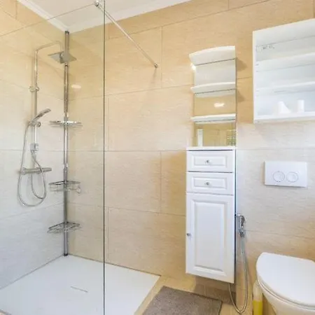 Cosy House With 3 And Garden Near Tatil Evi *